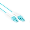 Cable de conexión de fibra óptica multimodo OM4 50/125: polaridad reversible, conectores de lengüeta push-pull, OFNR PVC, LC-LC, Aqua